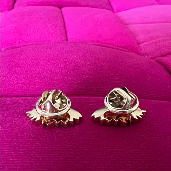 Henri Bendel Inluencer Pins-Like New - Picture 7 of 7